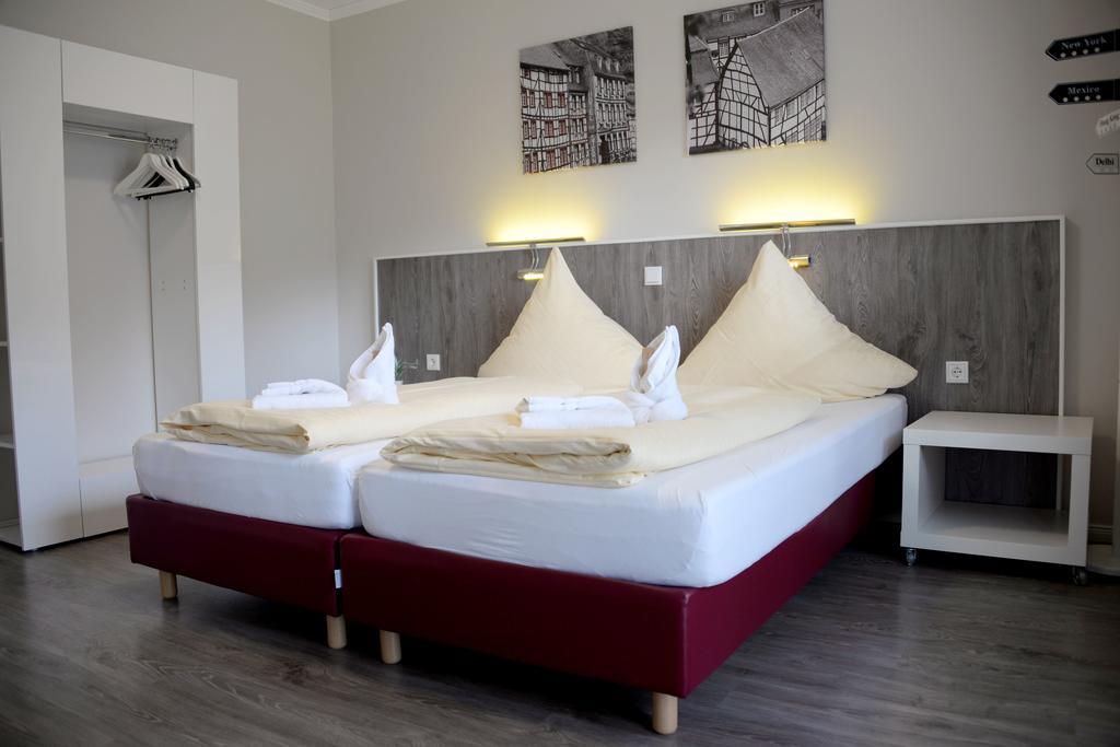 Pension Zur Schmiede ไอน์รัวห์ ภายนอก รูปภาพ